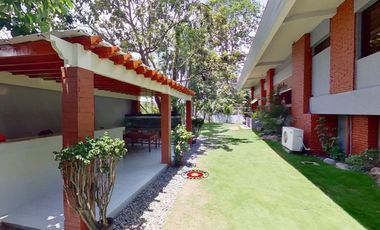 House and Lot For Sale in High-end Insular Village Subdivision