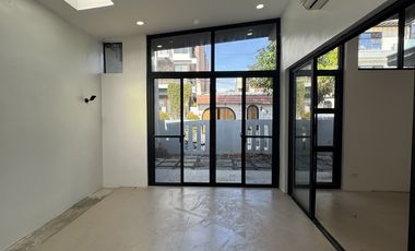 4BR Bungalow House in Merville Park Subd. Parañaque