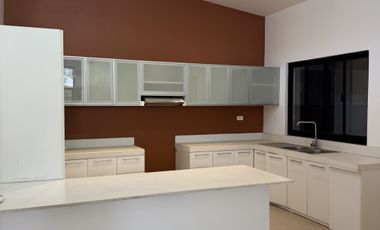 4BR Bungalow House in Merville Park Subd. Parañaque