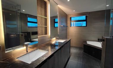 Modern and Solar Powered Semi Furnished Home near Clark!