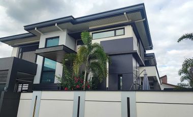 Modern and Solar Powered Semi Furnished Home near Clark!