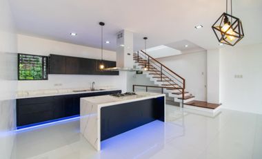 Overlooking 5 Bedrooms Single Detached House for sale near CCLEX Cebu City