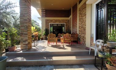 4 BR MODERN FAMILY HOUSE AND LOT WITH SHADED GARAGE