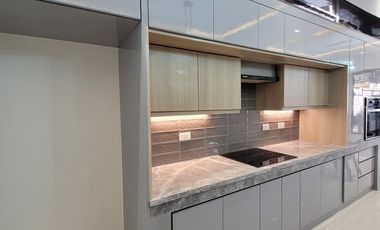 MODERN BUNGALOW WITH POOL NEAR KOREAN TOWN FOR LEASE