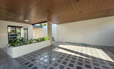 MODERN BUNGALOW WITH POOL NEAR KOREAN TOWN FOR LEASE
