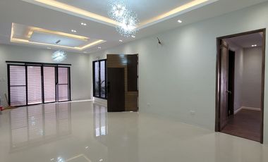 MODERN BUNGALOW WITH POOL NEAR KOREAN TOWN FOR LEASE