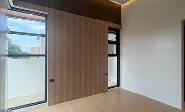 BRAND NEW MODERN ELEGANT HOUSE FOR SALE