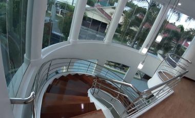 Magnificent House & Lot for Rent in Angeles City near Rockwell Development!