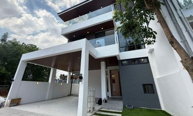 4Bedroom House for sale in Marikina City near UPtown Center