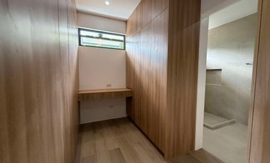 4Bedroom House for sale in Marikina City near UPtown Center