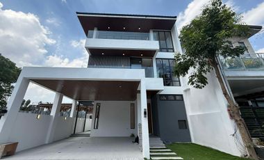 4Bedroom House for sale in Marikina City near UPtown Center