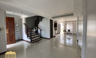 Beautiful Spacious Townhouse w/ Balcony is For Sale at Central Park, Davao City.