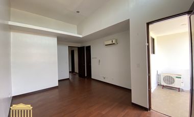 Beautiful Spacious Townhouse w/ Balcony is For Sale at Central Park, Davao City.