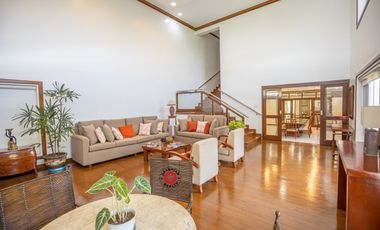 House and Lot For Sale in High-end Insular Village Subdivision