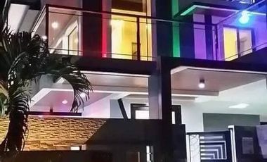 3 Storey House with roof deck and pool For Rent in Pulu Amsic, Angeles City