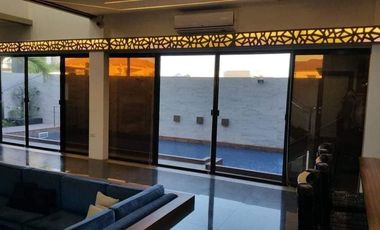 3 Storey House with roof deck and pool For Rent in Pulu Amsic, Angeles City
