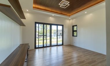 For Sale Pueblo Del Sol Tagaytay 4 Bedroom Brand new Tagaytay house for sale