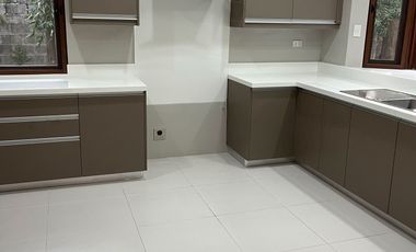 5 Bedroom House for Rent in Urdaneta Village, Makati City