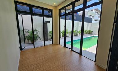 MODERN BUNGALOW HOUSE AND LOT IN AYALA ALABANG MUNTINLUPA