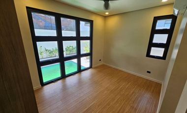 MODERN BUNGALOW HOUSE AND LOT IN AYALA ALABANG MUNTINLUPA