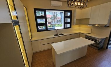 MODERN BUNGALOW HOUSE AND LOT IN AYALA ALABANG MUNTINLUPA