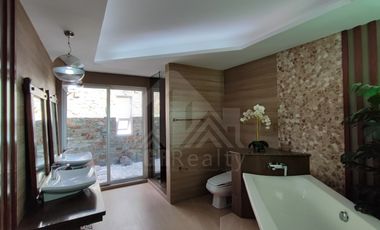 For Sale Spectacular Modish House and Lot in Angeles City Exclusive Subd