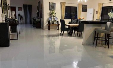 Elegant Palatial Modern Bungalow House w/ Pool in Korean Town, Angeles City
