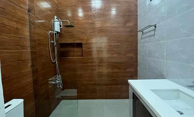 Bungalow House for Sale!