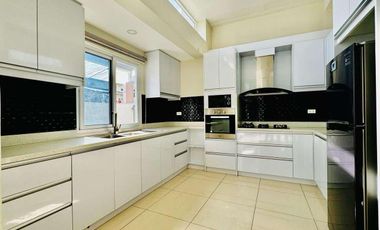 MODERN HOUSE FOR LEASE NEAR SM CLARK