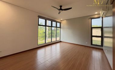 LUXURY HOUSE WITH SWIMMING POOL IN PLANTATION HILLS, ANGELES CITY, PAMPANGA