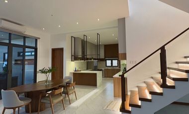 LUXURY HOUSE WITH SWIMMING POOL IN PLANTATION HILLS, ANGELES CITY, PAMPANGA