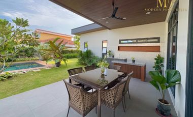 LUXURY HOUSE WITH SWIMMING POOL IN PLANTATION HILLS, ANGELES CITY, PAMPANGA