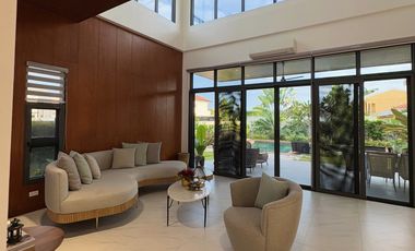 LUXURY HOUSE WITH SWIMMING POOL IN PLANTATION HILLS, ANGELES CITY, PAMPANGA