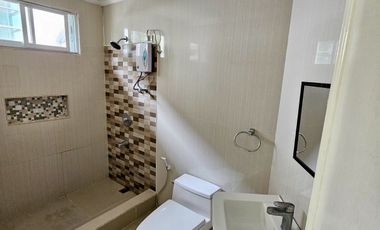 For Sale: 5 Bedrooms 5BR House in Hillsborough Alabang Village, Muntinlupa City