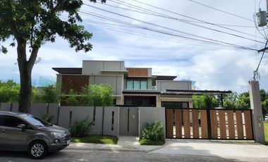 Manila Southwoods 5 Bedroom House with Pool For Sale in Carmona, Cavite