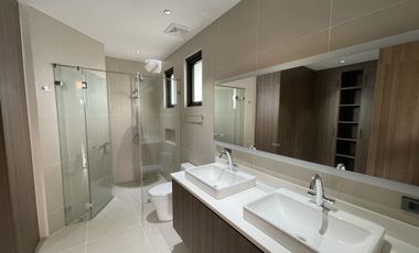 5 Bedrooms Modern House for Sale in Ayala Alabang, Muntinlupa