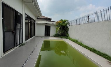 Semi Furnished House and lot for Rent in Angeles City, Pampanga.