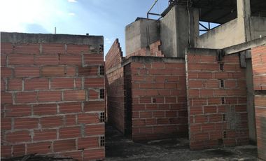 Se vende casa en construccion en Mamatoco