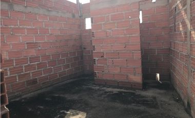 Se vende casa en construccion en Mamatoco