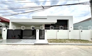 MODERN MINIMALIST BUNGALOW | HIGH CEILING HOME FOR SALE IN ANGELES CITY