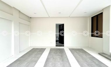 MODERN MINIMALIST BUNGALOW | HIGH CEILING HOME FOR SALE IN ANGELES CITY