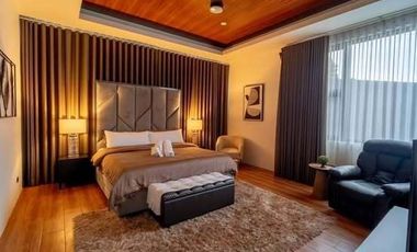 A house and lot in Baguio City's Pinewoods Subdivision is up for sale.