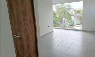 SE ARRIENDAN LOCALES COMERCIALES SOBRE LA QUINTA AVENIDA, SANTA MARTA