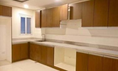 5BR Townhouse for Rent at San Antonio Village, Makati City