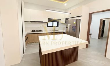 5 BR MODERN HOUSE with Swimming Pool in Angeles City, Pampanga