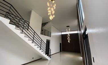 4 Bedroom modern tropical house for rent at BF Homes