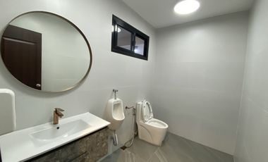 4 Bedroom modern tropical house for rent at BF Homes