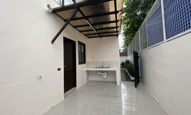 4 Bedroom modern tropical house for rent at BF Homes