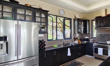 Overlooking House and Lot for Sale!