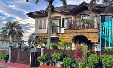 4 BR House & Lot For Sale in Tagaytay Heights